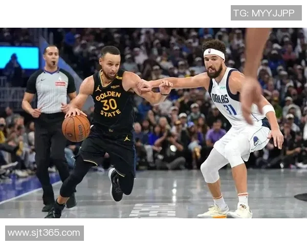 德雷蒙德格林如何引领勇士队重回巅峰的关键因素分析